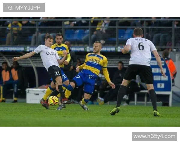 布鲁与法尔肯堡的对决分析与战术探讨